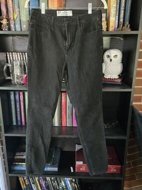 Hollister Black Curvy High-Rise Super Skinny Jeans